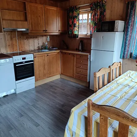 בית נופש Stavn Gard Og Hytter- 8 Minutter Til Bjorneparken *